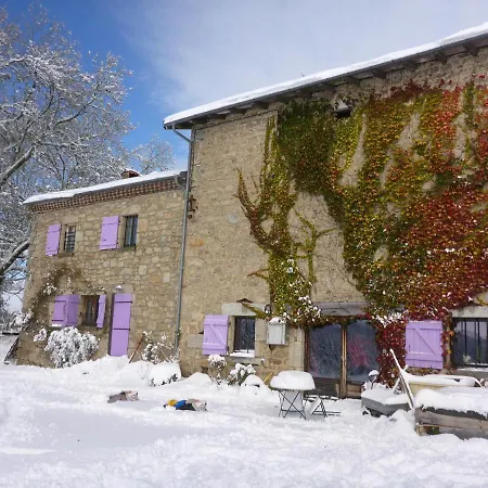 Les Pierres Davelie Bed & Breakfast *